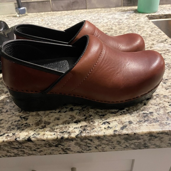 Shoes - Picture 4 of 5